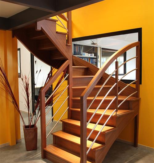Fabrication d'escaliers dans le Morbihan en Bretagne QUIMPER - BREST 