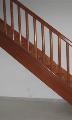 Tradition - Oval - Fabrication d'escaliers dans le Morbihan en Bretagne QUIMPER - BREST